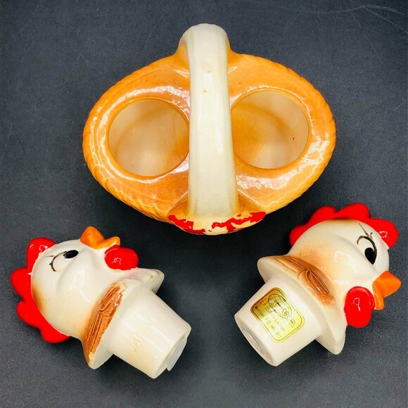 Vintage 70s Kitsch Chicken in Basket Salt Pepper Shaker Set Anthropomorphic - Picture 6 of 14